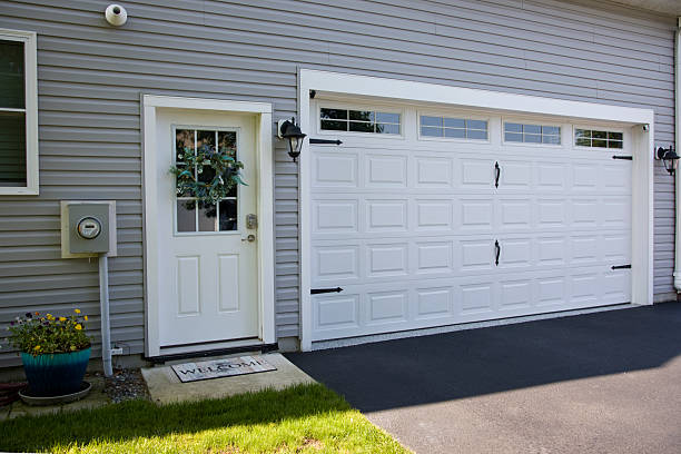 24/7 Emergency Garage Door Panel Replacement experts in Commerce, OK